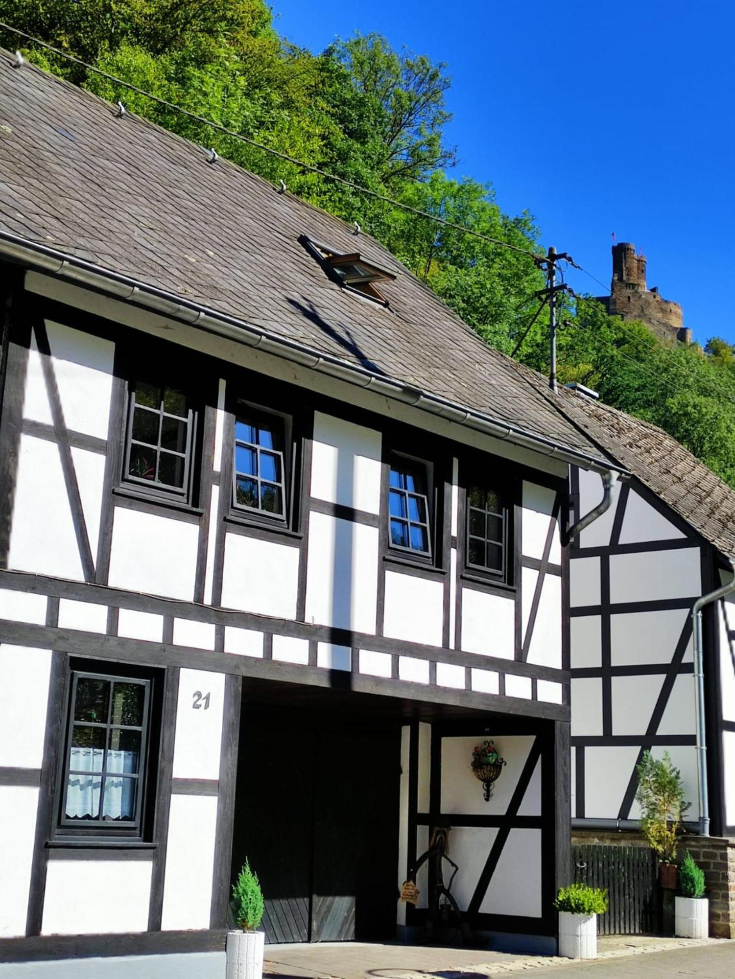 Ferienwohnung 'Unter Der Burg' Brodenbach Bagian luar foto